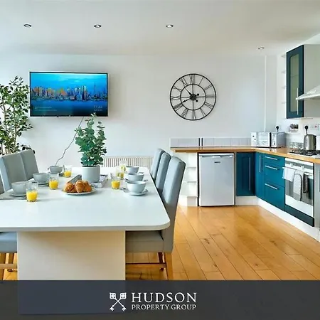 Ironbridge Townhouse With Roof Terrace And Parking Villa Exterior photo