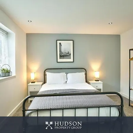 Ironbridge Townhouse With Roof Terrace And Parking Villa Exterior photo